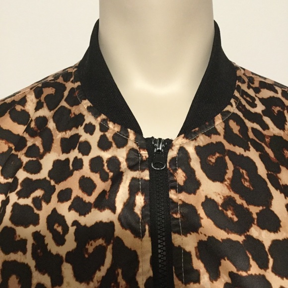 CITY STREETS Cheetah Bomber Jacket sz Small - Picture 10 of 11